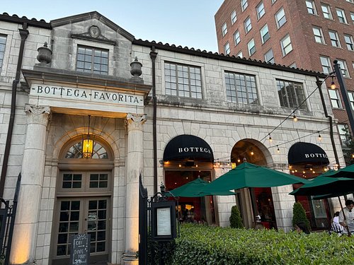 Birmingham AL Restaurant for engaged couples about to be married